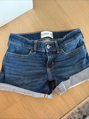 abercrombie kids Dark Blue Rolled-Hem Denim Shorts size 9-10